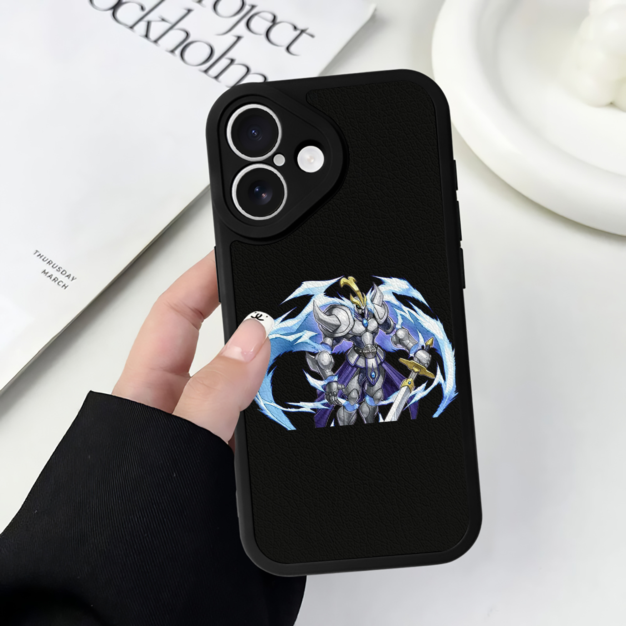 遊☆戯☆王 Yu-Gi-Oh! 【iPhone 16シリーズ対応】シリコンスマホケース（レザー調） 材質：シリコン